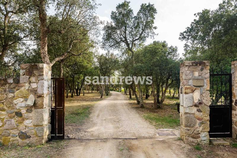 Foto d1ccf94e-2e9f-4596-8b66-a500372a867e. Masia amb calefacció piscina a Cassà de la Selva