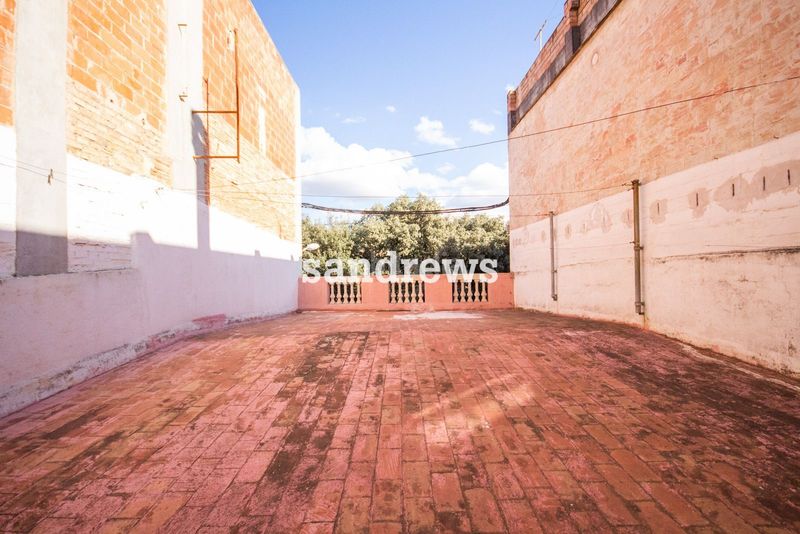Foto eadd7246-a865-4bd6-a29c-1af0bb351829. Casa adossada amb calefacció a Centre Figueres