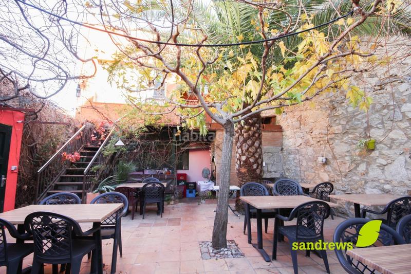 Foto 42c35393-a739-41e6-bf25-70560fd52020. Edificio hostal con restaurante en venta en Agullana