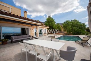 House in Palau-saverdera. Casa en venta en palausaverdera con vistas al mar y piscina