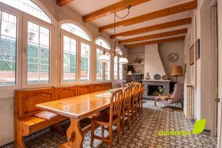 Edifici a Creu de la Mà. Casa, local y piso en venta en figueres