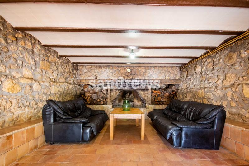 Foto 825a5c7b-449f-4f80-8abe-f40ae2f89929. Masía  , ideal para negocio o vivienda en Cistella