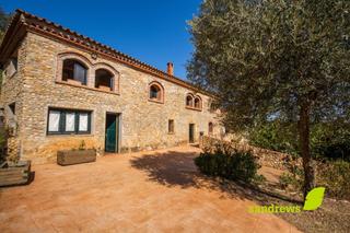 Masia a Cistella. Masía en cistella, ideal para negocio o vivienda