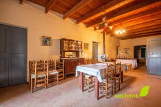 Casa a Pontós. Antiguo convento con muchas posibilidades en pontós