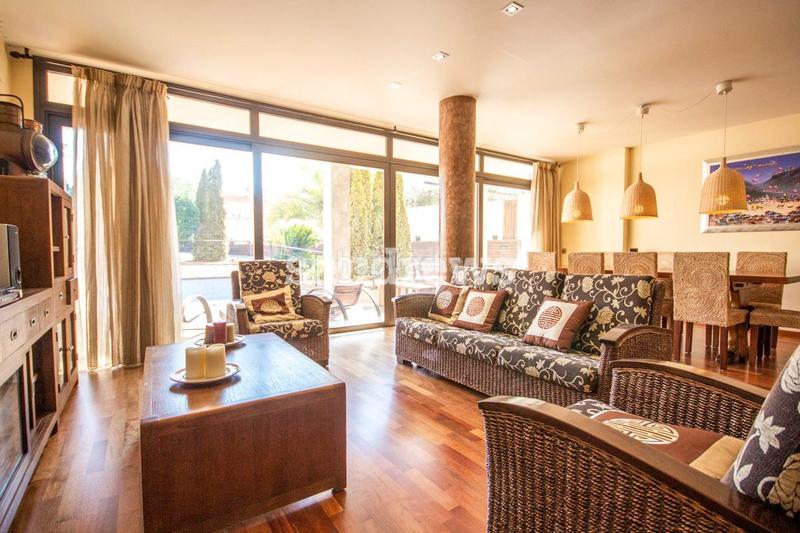 Foto 3760ff15-e3ee-4628-8fe9-93dc9970b61e. Reihenhaus mit heizung pool in Vilafant