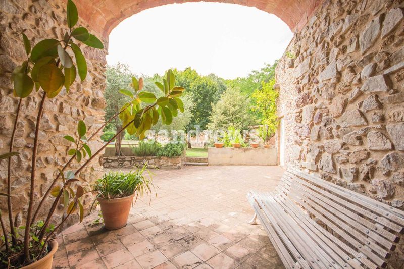 Foto 9227e856-9342-497e-974e-7d90fd6c0234. Casa adossada amb calefacció piscina a Darnius