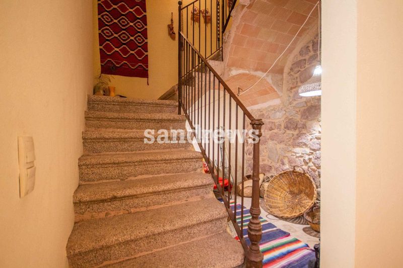 Foto f824baea-bb38-4d72-88f7-fd4c1b178827. Casa adossada amb calefacció piscina a Darnius