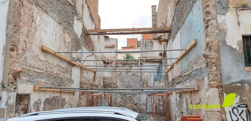 Foto 6212e4e9-80bf-4e30-a6f6-92f62d06dbc5. Terreny residencial a Centre Figueres