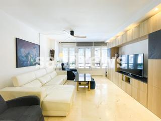 Etagenwohnung in Creu de la Mà. Piso en venta en el centro de figueres con amplia terraza de 84