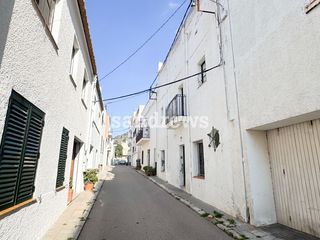 Casa adossada a Port de la Selva (El). Casa para reformar en port de la selva