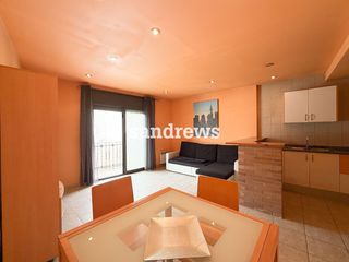 Flat in Sant Pere Pescador. Piso en venta en el centro de sant pere pescador con balcón y mu