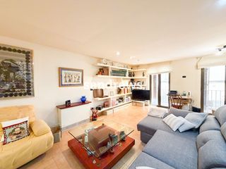 Casa adossada a Agullana. Casa en venta en agullana centro, acogedora y lista para entrar