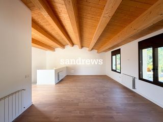 Maison jumelée à Agullana. Casa adosada de obra nueva con jardín, terraza y garaje para 3 c