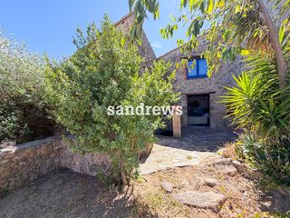 Masia a Cantallops. Casa de pueblo en venta en el alt empordà con jardín, terraza y