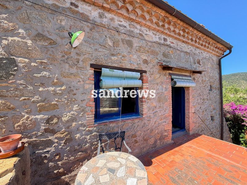 Foto d1df0e58-e78c-44af-b011-dcc2836e0953. Masia amb calefacció a Cantallops