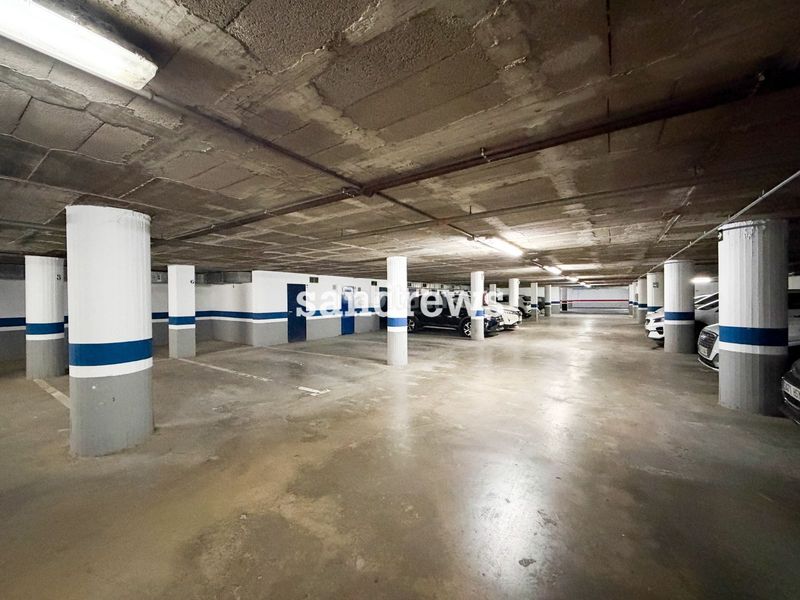 Foto 66836085-ade1-4cfc-8368-05dab4ab452a. Aparcament cotxe a Centre Figueres