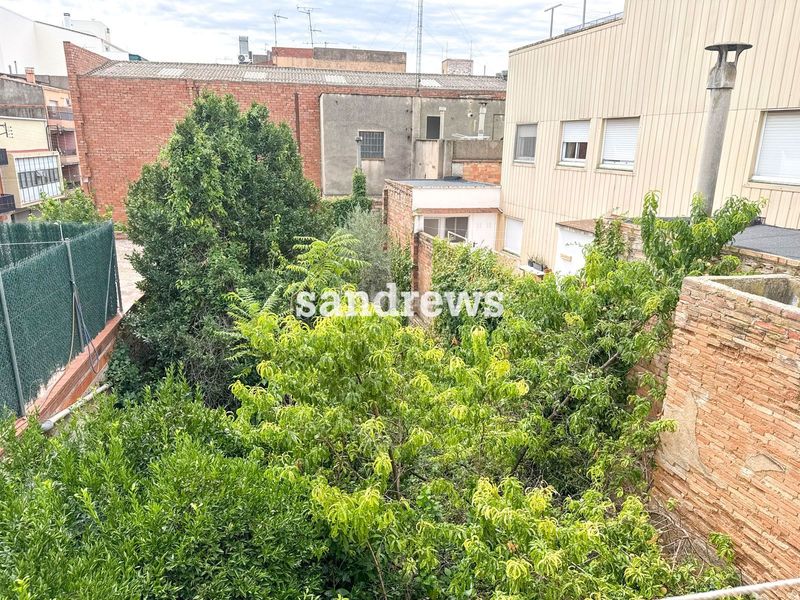 Foto b52d0772-d9a1-4e48-9976-44abbaf77d2e. Edificio  en venta en el centro 7 viviendas, 3 locales y patio de 200 m en Figueres