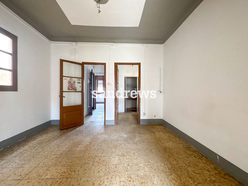 Foto b7a06a26-9c91-4fba-84f2-823d56105bce. Edificio  en venta en el centro 7 viviendas, 3 locales y patio de 200 m en Figueres