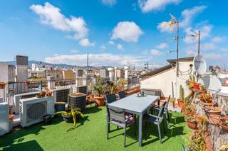 Pis  Carrer de les carretes. Piso con terraza privativa en el raval, barcelona
