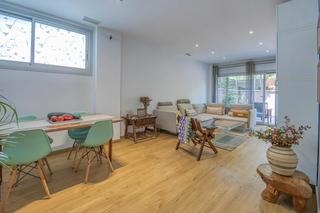 Appartement  Carrer de gernika. Exclusiva planta baja en calle de gernika – 695.000 €