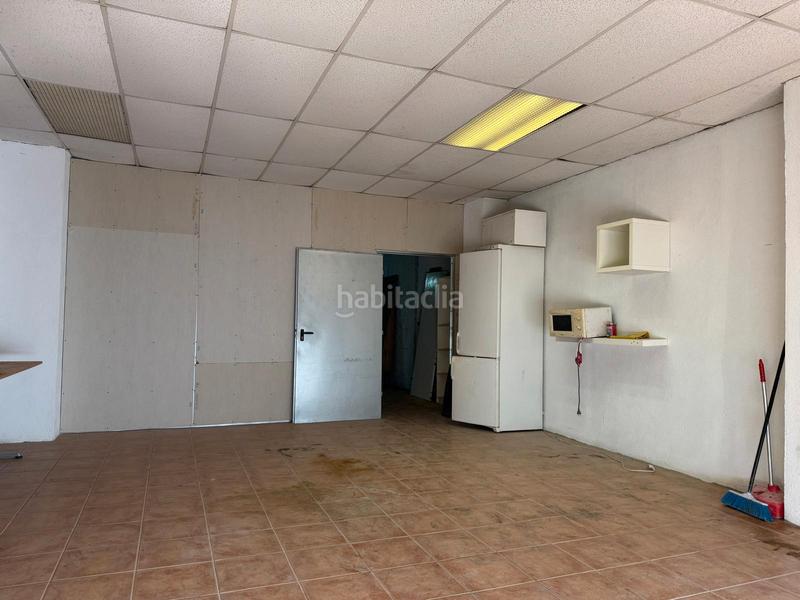 Foto 912718d2-dcf1-4f05-9adb-64442b8dddb5. Alquiler local comercial en Centre Badalona