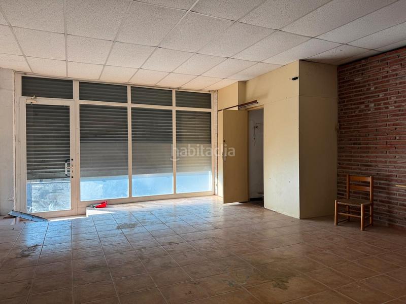 Foto f6fbe691-1adc-4ff5-ae91-b18ca03327ef. Alquiler local comercial en Centre Badalona