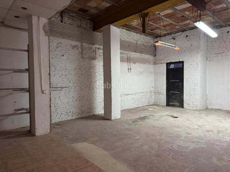 Foto fb6022f8-7070-4e58-9d09-0cbecbb1df83. Alquiler local comercial en Centre Badalona