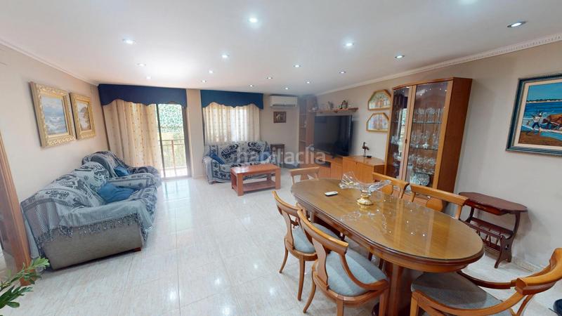 Foto 36244512-ae01-4297-aa3d-7339a70fc5d3. Piso en El Raval Santa Coloma de Gramenet
