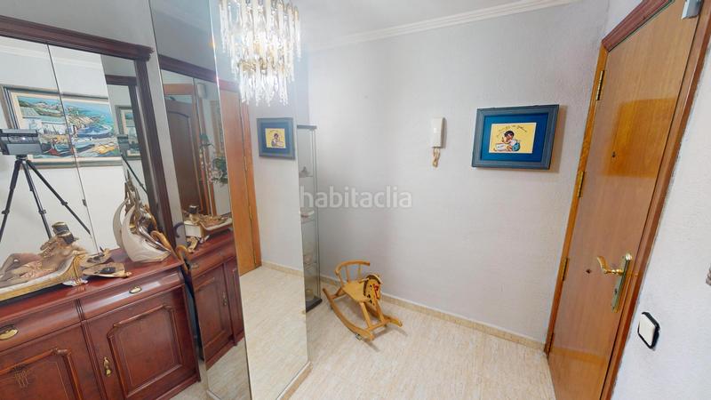 Foto 4e7fe066-3168-4acc-85ef-028651bd1e75. Piso en El Raval Santa Coloma de Gramenet