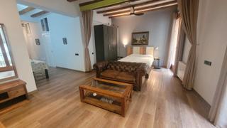 Pis  Carrer de ferlandina. Acogedora vivienda reformada y luminosa en el corazón de barcelo