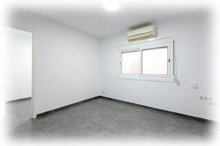 Appartement  Carrer de pere galvany. Fantástica vivienda reformada y lista para entrar a vivir en esp