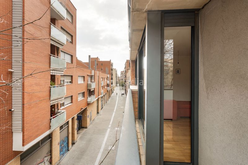 Foto 1cea5a46-3ffb-4d2b-875e-b1bca6fe3dad. Pis amb calefacció aparcament a Provençals del Poblenou Barcelona