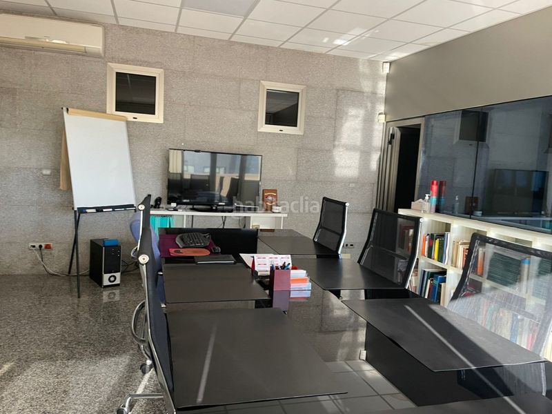 Foto e83a65ff-e32c-4a83-8785-cad7801dbd8e. Oficina s en la avenida de la justicia 678421372 en Murcia