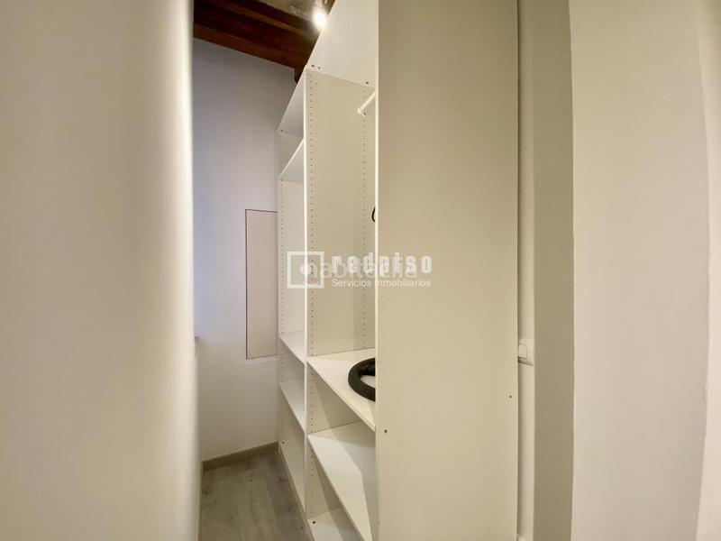 Foto 3f67d54b-b671-4493-9eb8-d4e35bd3d666. Pis a Raval Barcelona