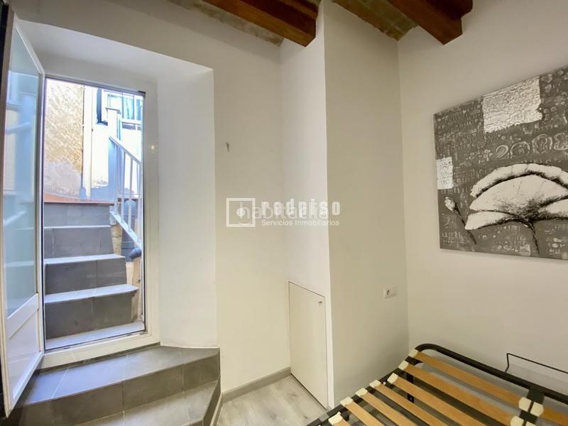 Foto 4213270a-3cf7-46e7-8e66-907de2e55205. Pis a Raval Barcelona