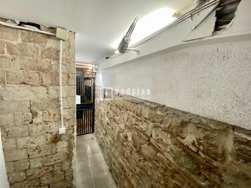 Foto 44bd9f00-7530-4866-837a-ca662901c414. Pis a Raval Barcelona