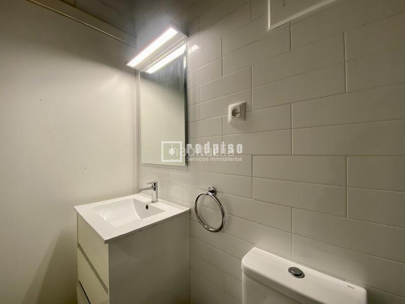 Foto 8b8a3c1f-2125-4097-85b3-2a37f8eff025. Pis a Raval Barcelona