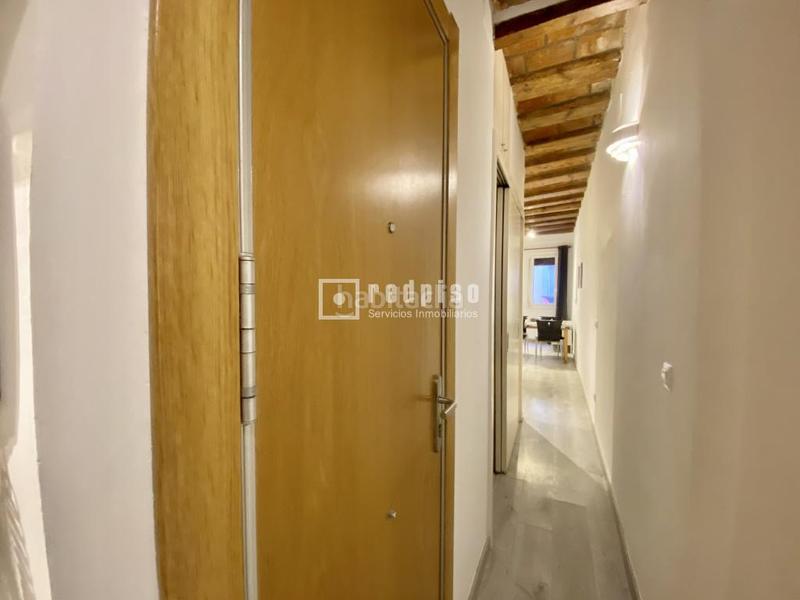 Foto 8d601646-11d9-49c3-bc98-396ce9ed282e. Pis a Raval Barcelona