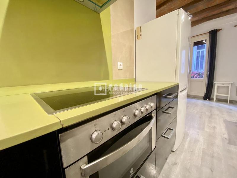 Foto 90e72ba1-7a2f-4e7e-a2b5-996daea567f7. Pis a Raval Barcelona