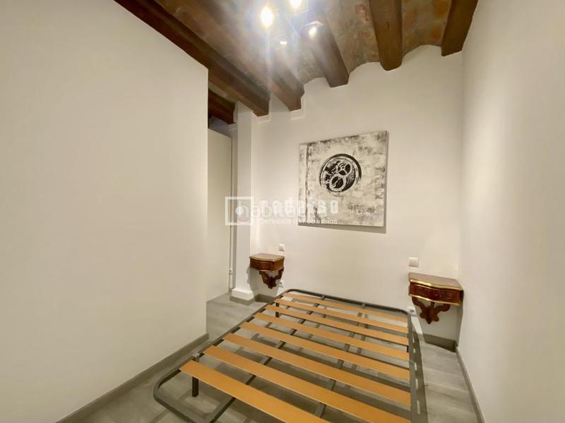 Foto deb29209-2492-4bf8-a76c-b693811a2f4a. Pis a Raval Barcelona