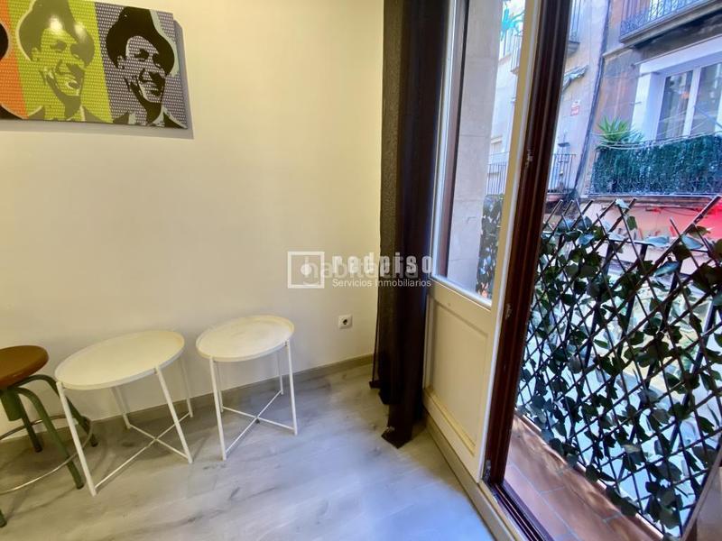 Foto f5f539a4-c4ed-488f-8a41-ef71e35df97b. Pis a Raval Barcelona