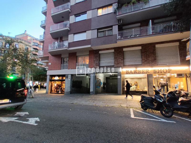 Foto 61fd6afd-93cf-4dea-adb0-77b55d866a97. Aparcament cotxe a nápoles 163 a Dreta de l´Eixample Barcelona