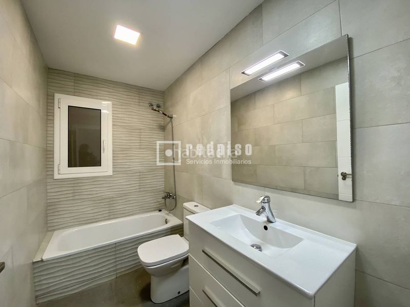 Foto b968f1ea-7d3f-49fe-a4e4-06711c40413e. Pis a Sant Antoni Barcelona