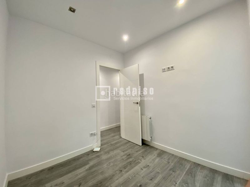 Foto ba6f43da-54fa-4afb-85b8-6c02e87d28e2. Pis a Sant Antoni Barcelona