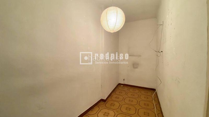 Foto 19c3f5e6-57ae-4d58-8f9f-1f38a1e3ac01. Pis a Raval Barcelona
