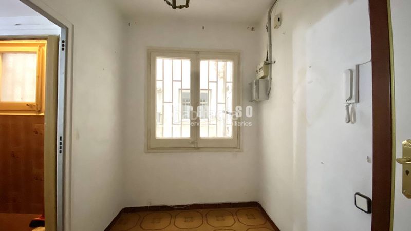 Foto ab023583-e78e-439a-a46e-7dace608821b. Pis a Raval Barcelona