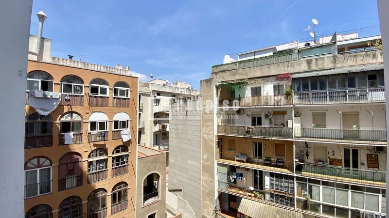 Foto fded49d0-59b5-4379-aa1e-e684eea3da00. Pis a Raval Barcelona