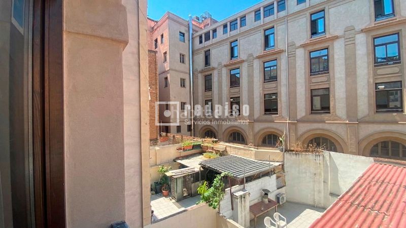 Foto cb54e109-0ec1-45cd-a55d-276946f1bc29. Pis a Raval Barcelona