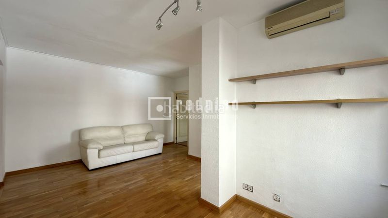 Foto db4fe278-6e16-4e37-a2a4-6ac391f06eb6. Pis a Hostafrancs Barcelona