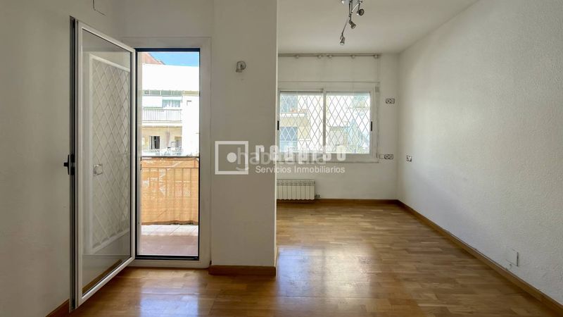 Foto f232c0b8-8ea5-4c41-887d-defe90950544. Pis a Hostafrancs Barcelona